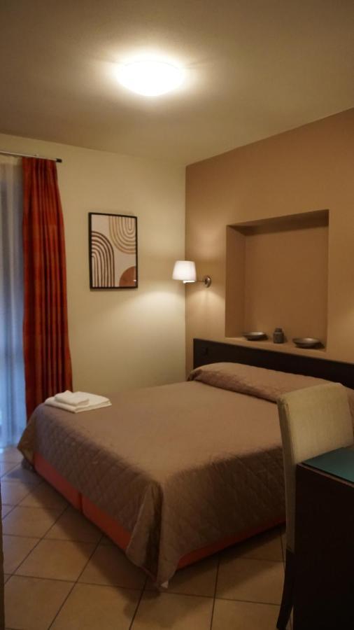 Hotel Del Corso Borgomanero Buitenkant foto